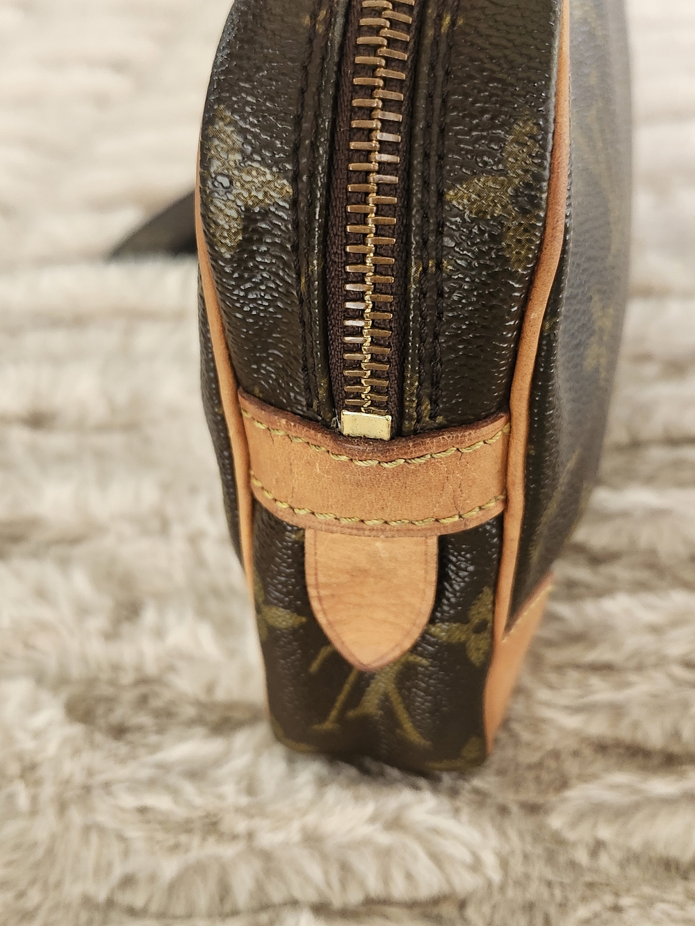 Louis Vuitton Monogram Marly Dragonne GM Wristlet - Picture 12 of 16